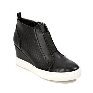 Nordstrom L. Paolo Black Wedge Sneaker